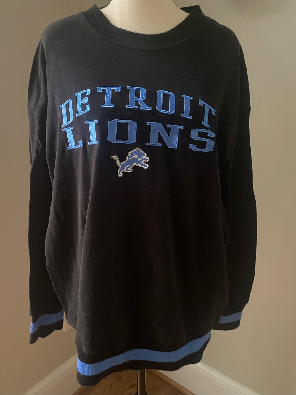 Vintage Detroit Lions embroidered long sleeve NFL spirit jersey shirt large